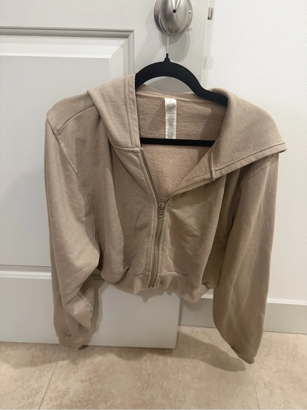Alo Yoga Medium Brown Zip Up Hoodie. 🥥⚡️